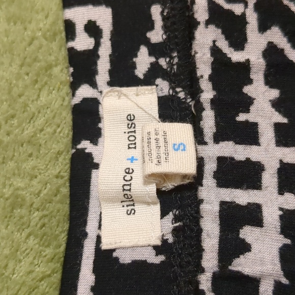 EUC Silence + Noise Bodycon Maxi Skirt Geometric with Slit - Picture 5 of 5